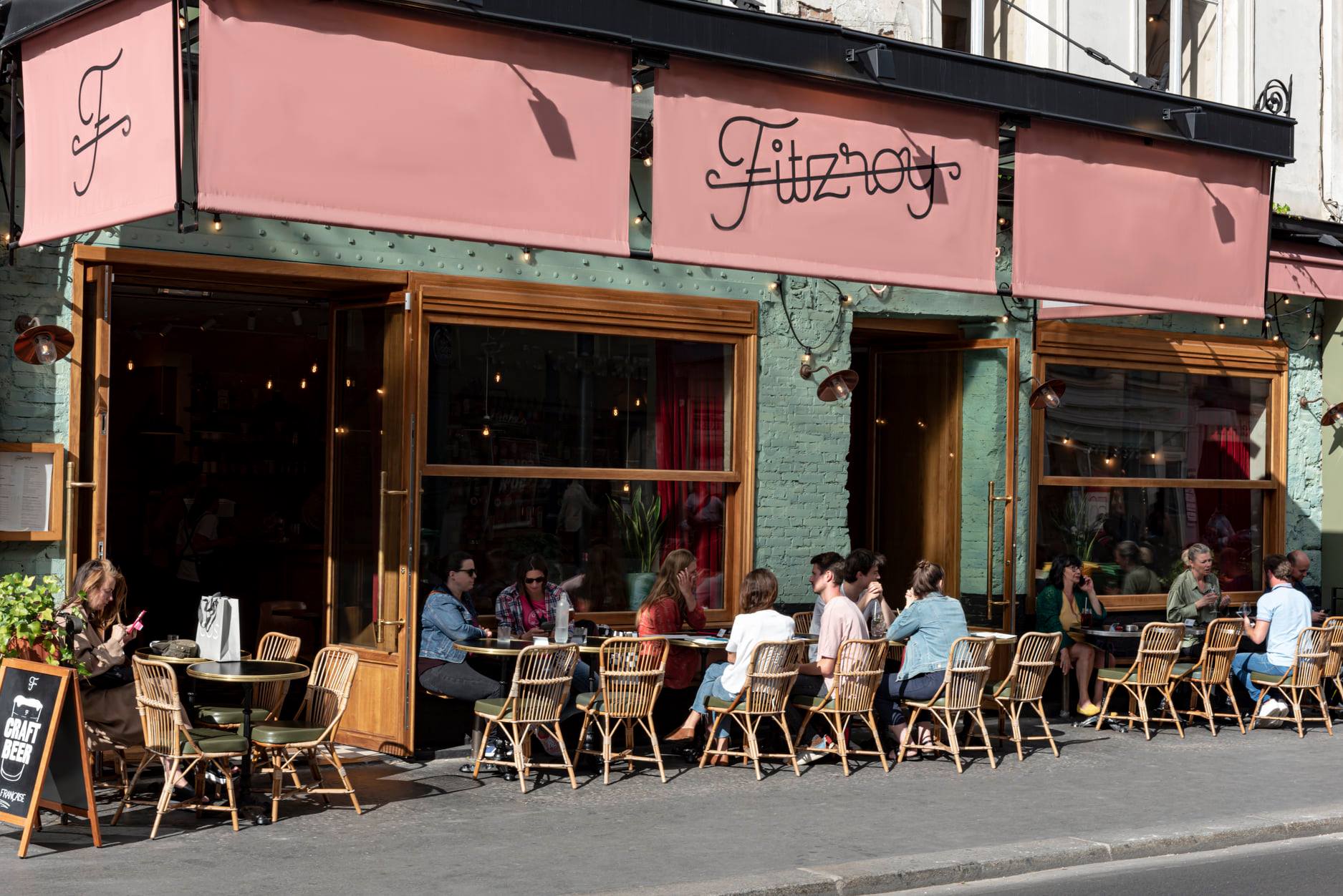 Le nouveau barrestaurant parisien Fitzroy creuse son sillon café et bière toute la journée