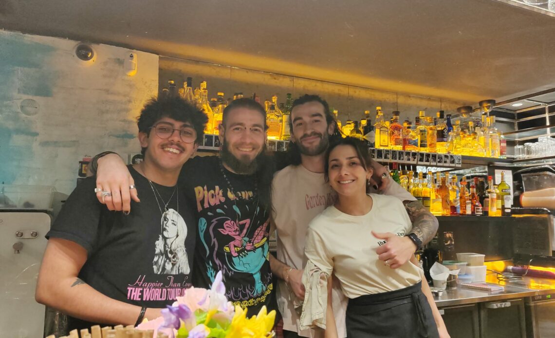 Fridge Comedy room - Equipe de bartenders avec Céline Lopes, Adan, Clément et Jed