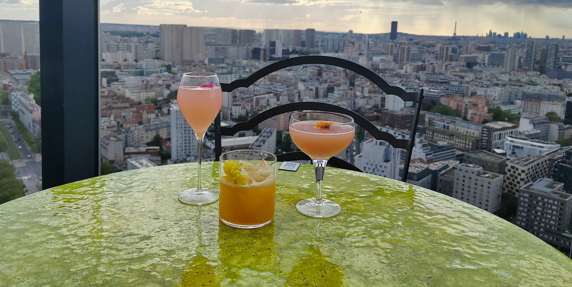 Cocktails à base d'eau de vie albanaise Gonxhe au Too Hotel (Paris)