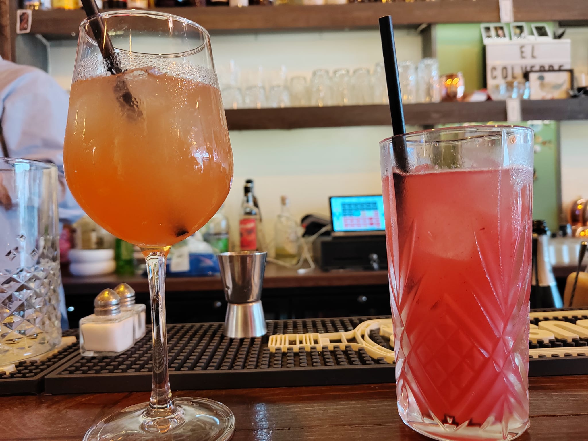 Cocktails de l'été 2024 au bar Le Colverre, à Paris