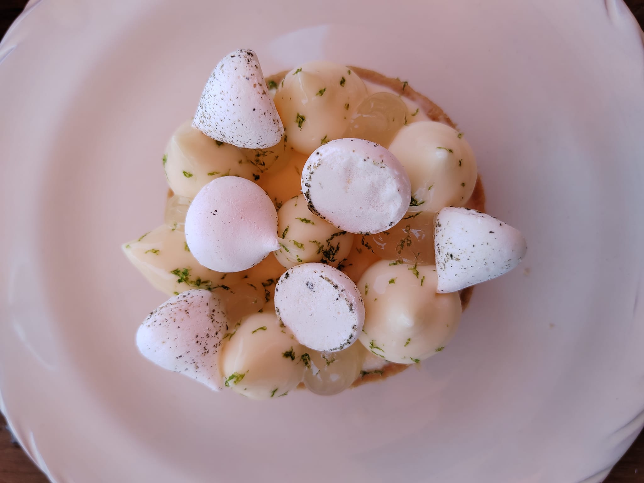 Tarte au citron meringuée - Copal Beach : nouvelle plage par Juan Arbelaez à Cannes