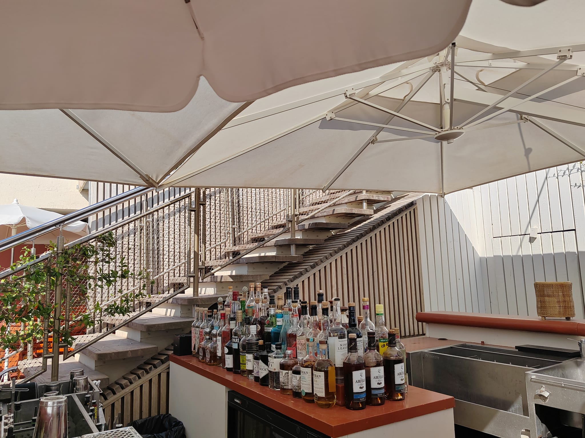 Bar extérieur de Bijou Plage - Cannes (La Croisette)