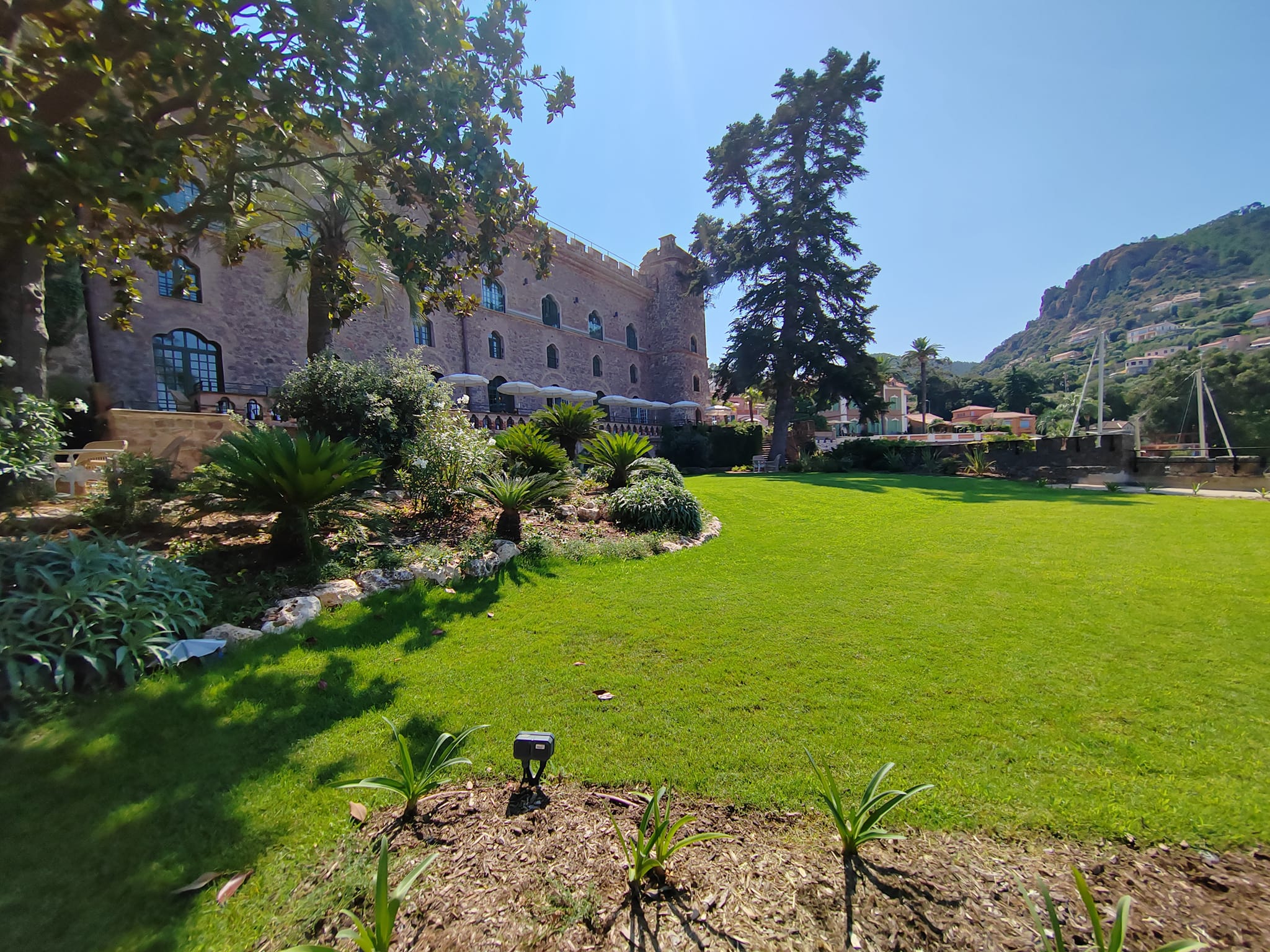 Jardins de l'hôtel 5 étoiles - Château de Théoule