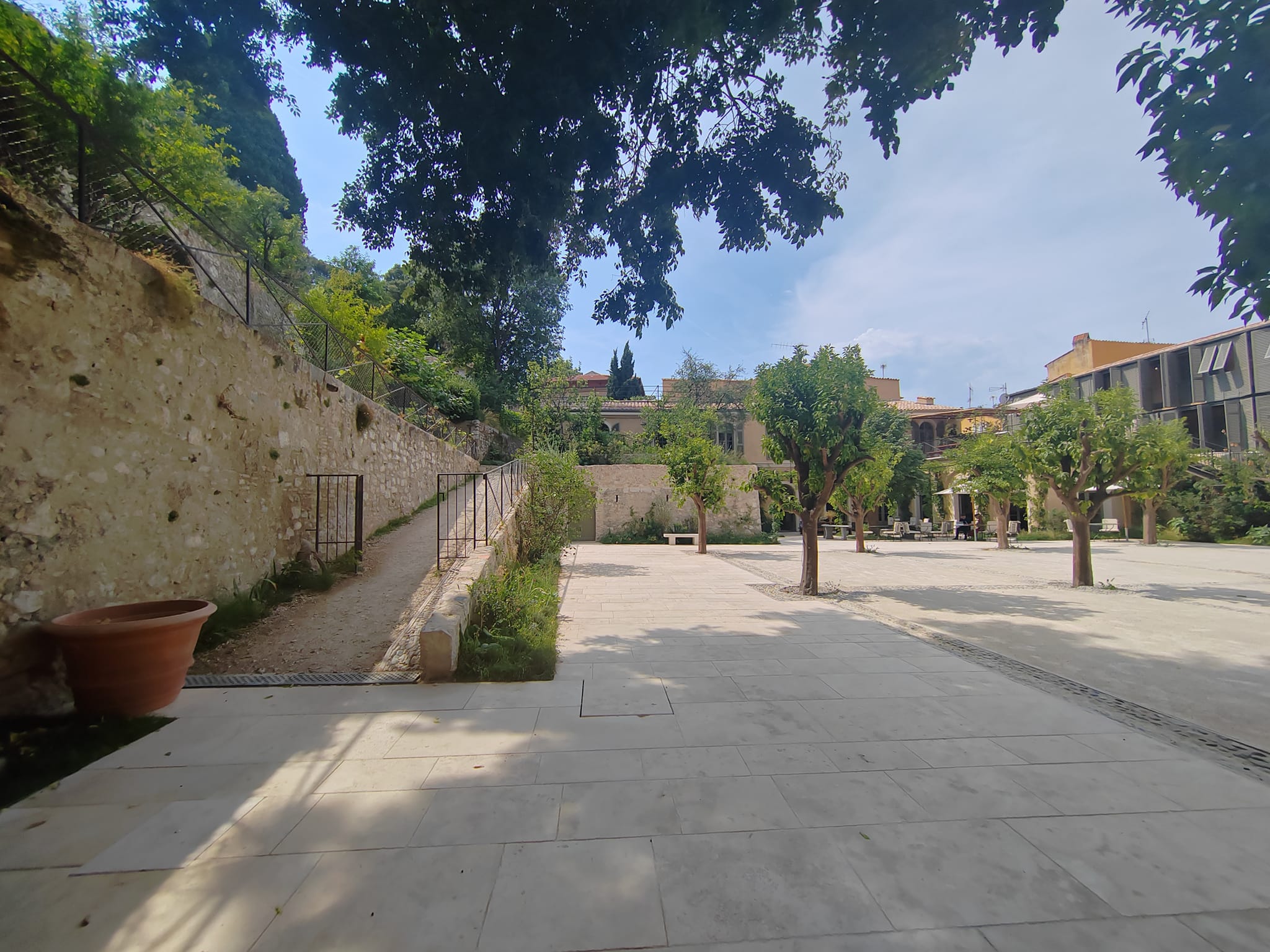 Hôtel du Couvent - Hôtel 5 étoiles à Nice - Cour des orangers - Rampe des jardins