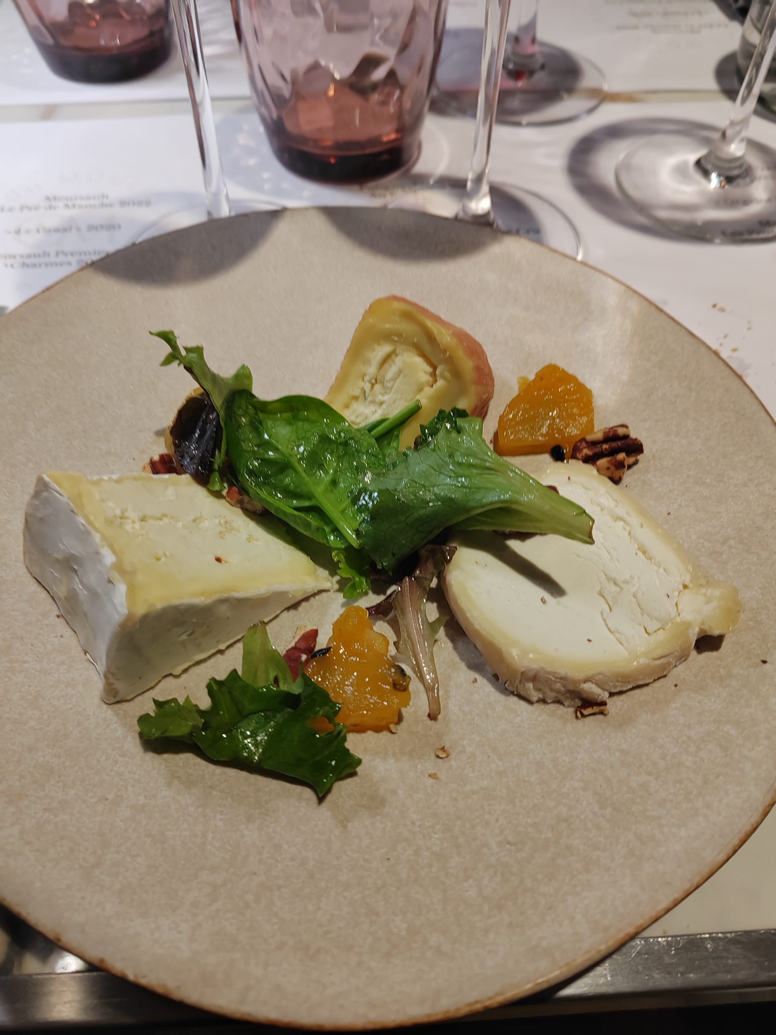 Clos du Moulin des Moines (Bourgogne) - Brillat-Savarin, époisses Berthaut (fromage au lait entier et affiné au marc de Bourgogne)