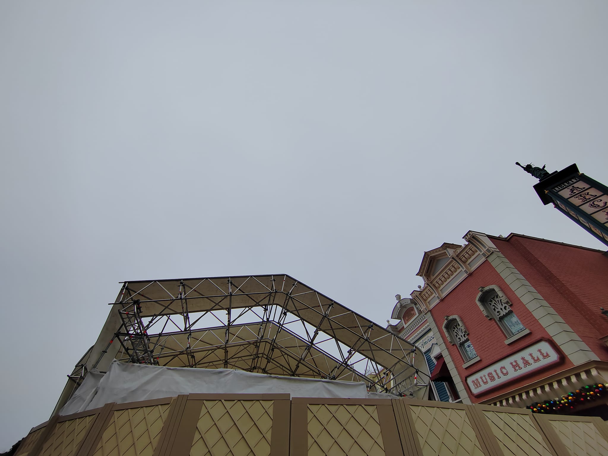 Casey's Corner - Couverture de la terrasse - Disneyland Paris (2024)