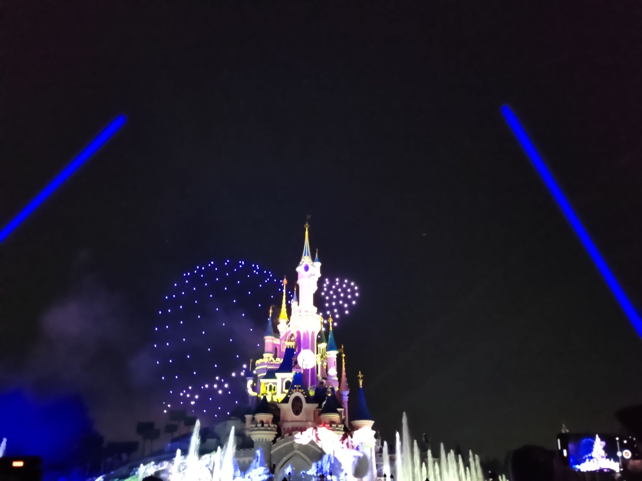 Disney Tales of Magic - Show de drones autour du château