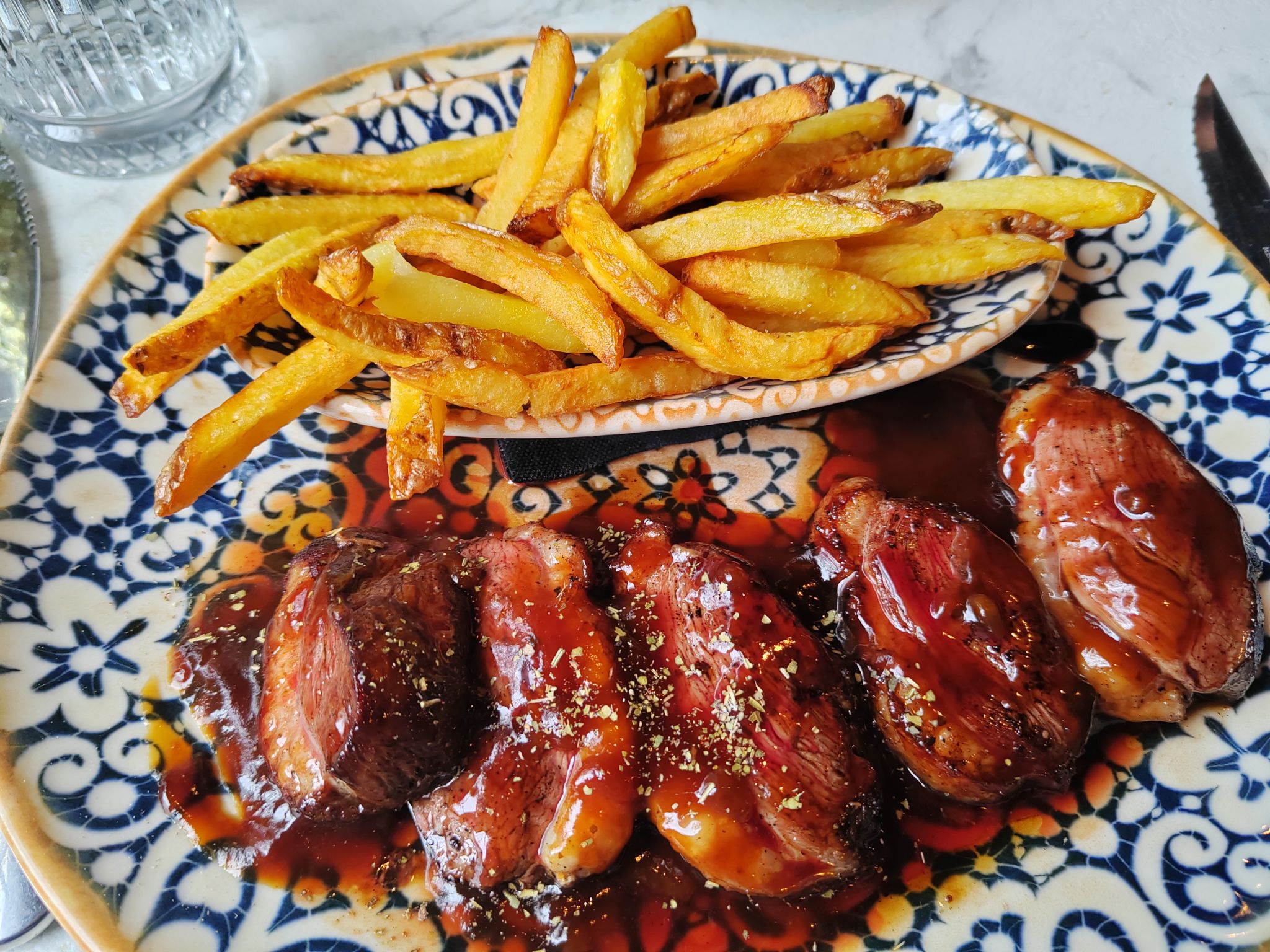 Magret de canard - Restaurant Le Wagon Bleu - Paris 17eme